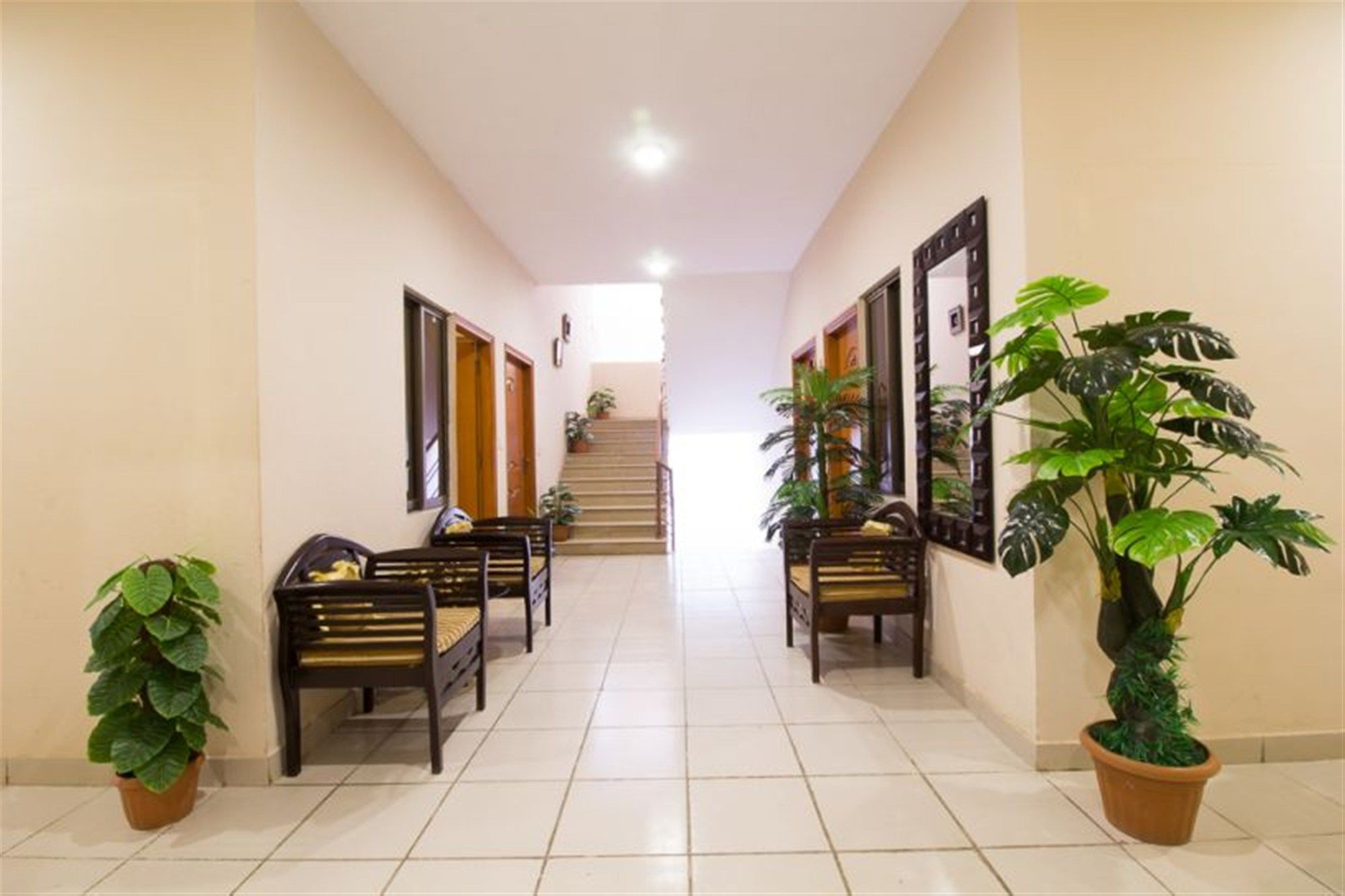 Royal Inn Hotel Karachi Buitenkant foto