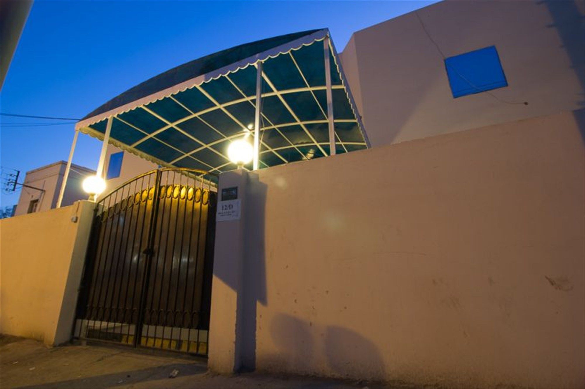Royal Inn Hotel Karachi Buitenkant foto