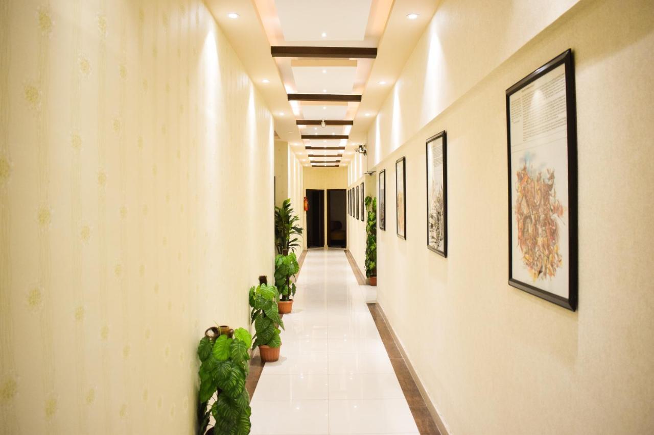 Royal Inn Hotel Karachi Buitenkant foto